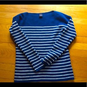 GAP sweater in like new condition